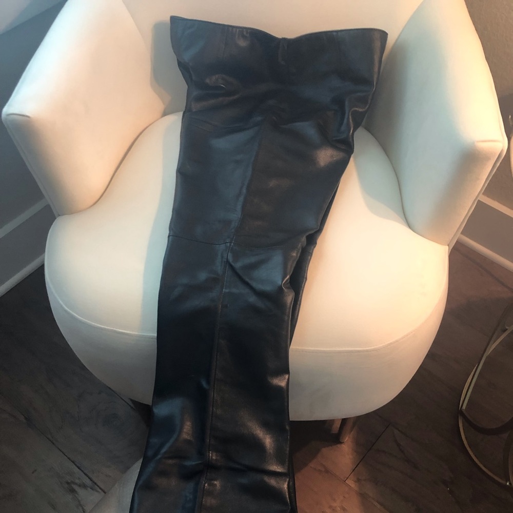 Moda International leather pants sz 6